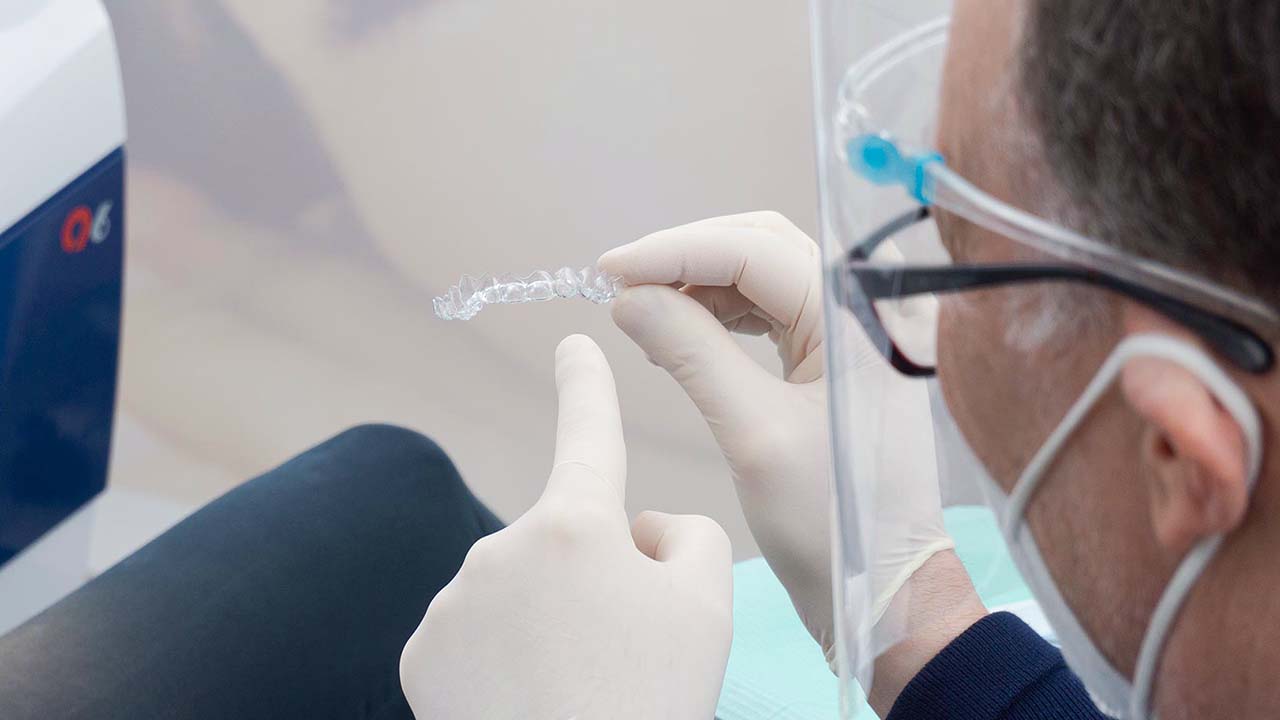 Come funziona apparecchio trasparente - Centro Odontoiatrico Oxsana - Dentista Roma - Prenestina